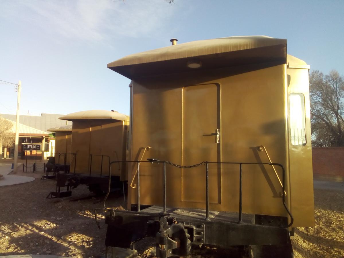 Onkel Inn Wagon Sleepbox Uyuni Exterior foto